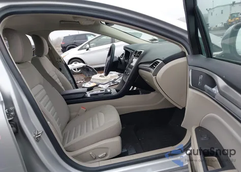 2019 Ford Fusion Se z USA, uszkodzony, nr VIN 3FA6P0H74KR218734